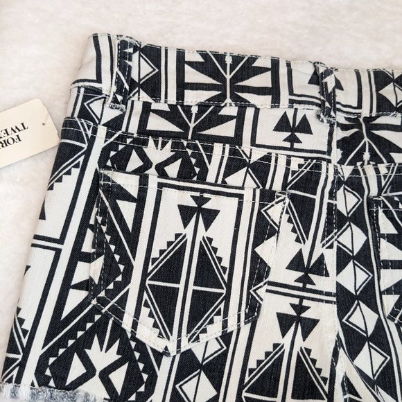 NWT Aztec / Southwestern Print Denim Short Shorts by Forever 21 - Picture 7 of 7